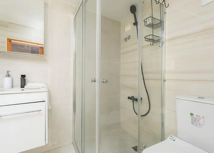 Apartment 2-br By Finikoudes *