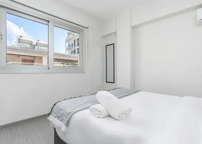 2-br By Finikoudes Apartment