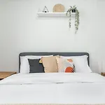 2-br By Finikoudes *