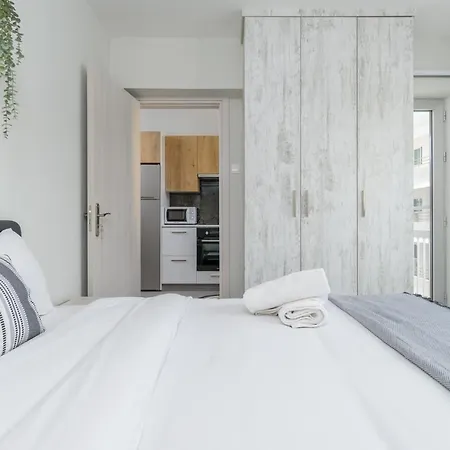 2-br By Finikoudes Λάρνακα