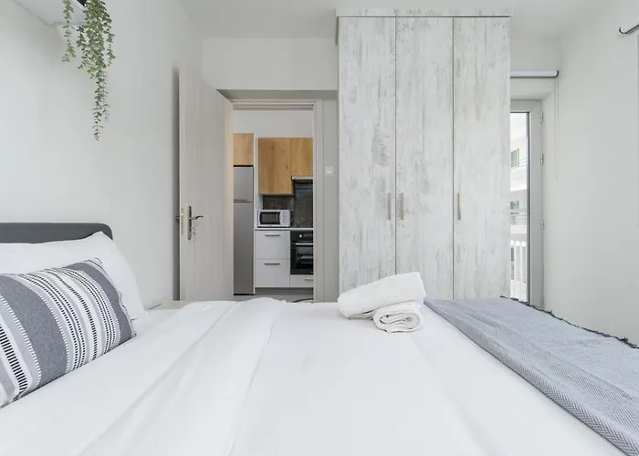 2-br By Finikoudes Larnaca